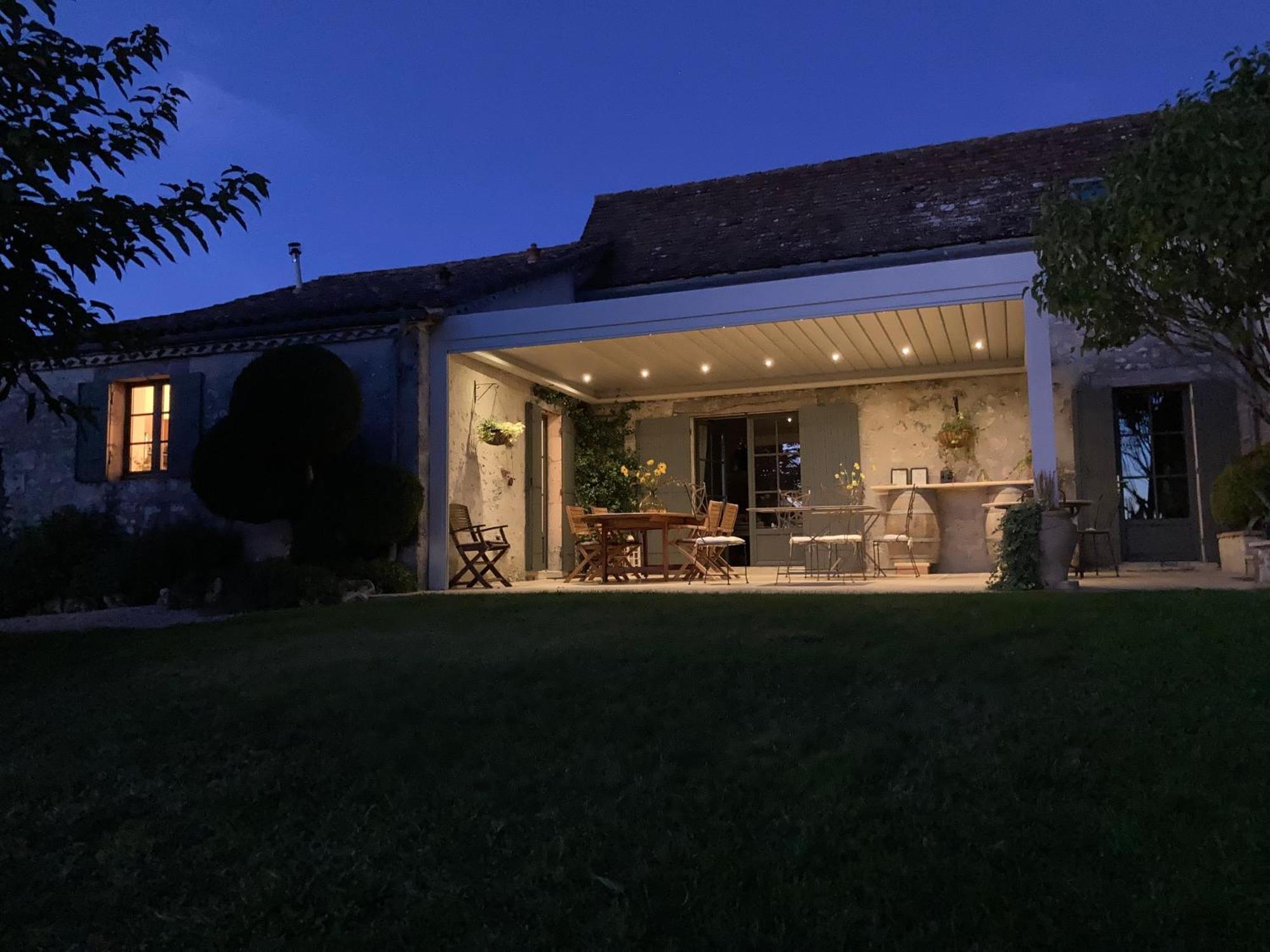 La Ferme Buissonniere Bed & Breakfast Bardou Exterior photo